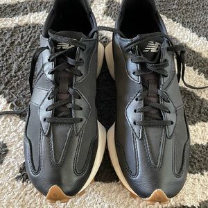 New Balance 327 Women’s 8/ Men’s 6.5